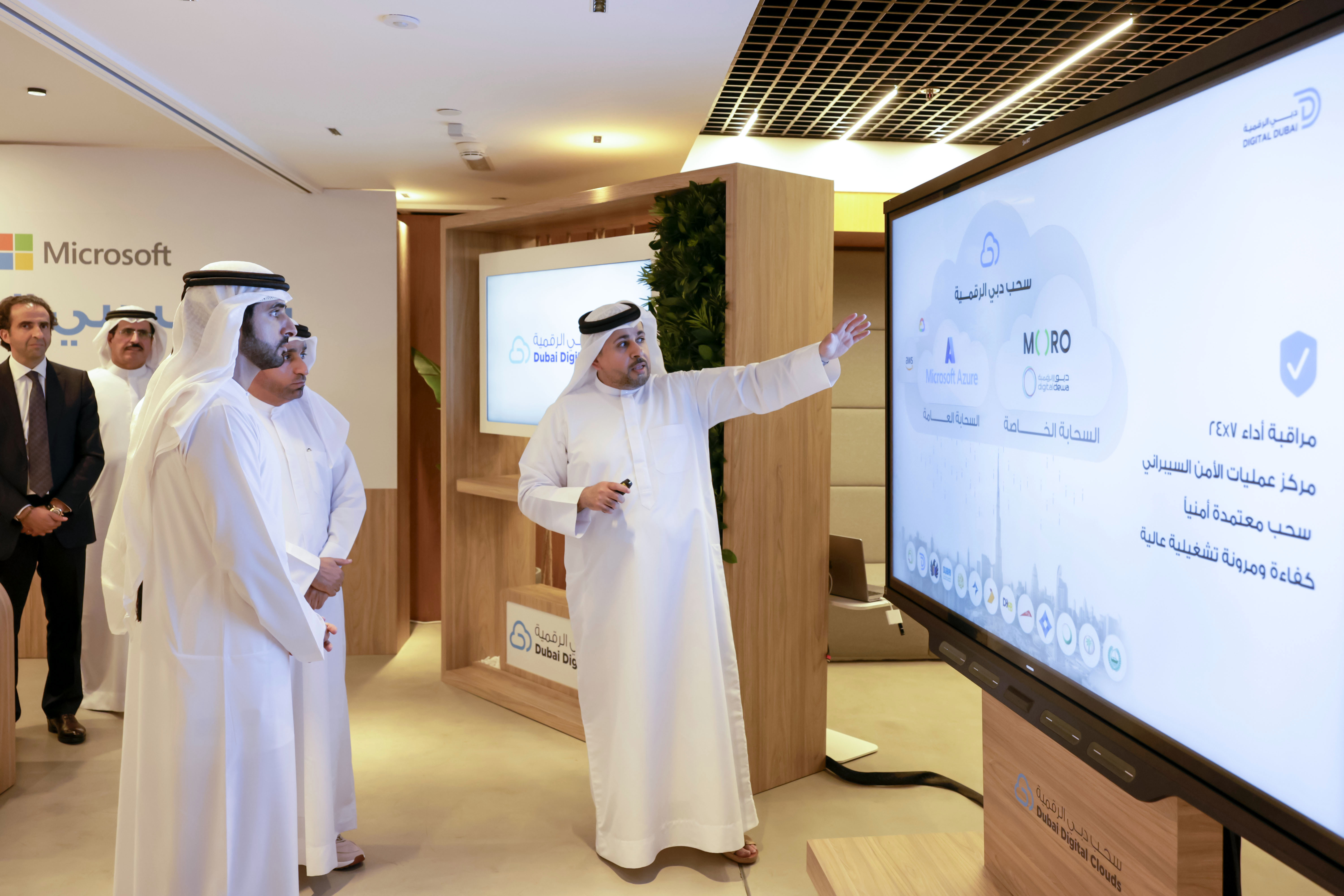 حمدان بن محمد يطلق مشروع "سُحُب دبي الرقمية"
